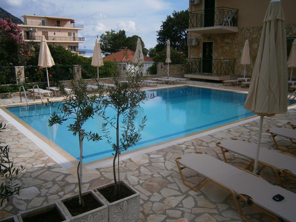 Petros Studios Poros  Exteriér fotografie